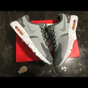 Nike Air Max Zero Silver QS PRM